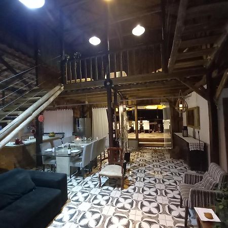 Celeiro Guarapuava Casa Rústica e Moderna Exterior foto