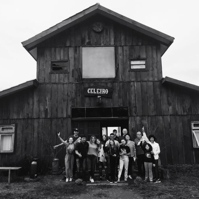 Celeiro Guarapuava Casa Rústica e Moderna Exterior foto